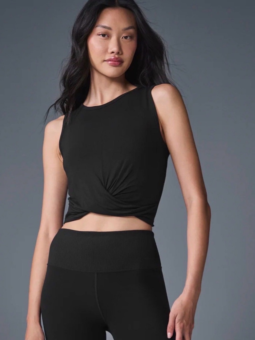 ALO Twist-Front Sleeveless Crop Top in Black